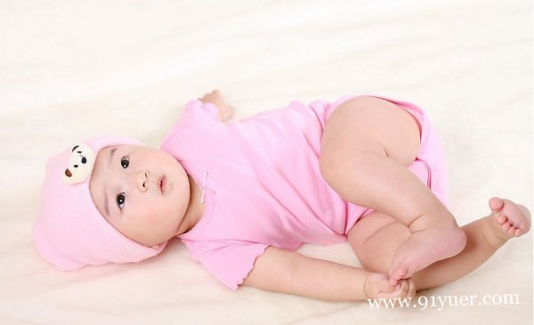 4-5个月宝宝喂养方法 需增加宝宝含铁辅食